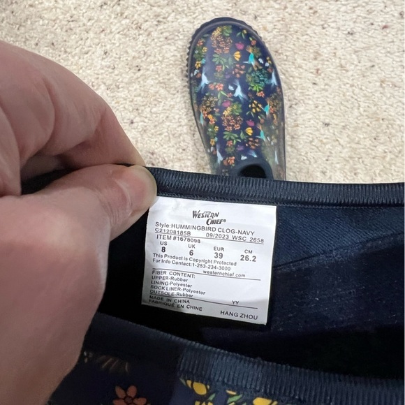 Western Chief blue‎ floral women’s shoes clogs rubber boots 8, hummingbird navy - Picture 5 of 6